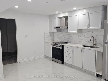 36 Newhouse Boulevard #Bsmt - Photo 2