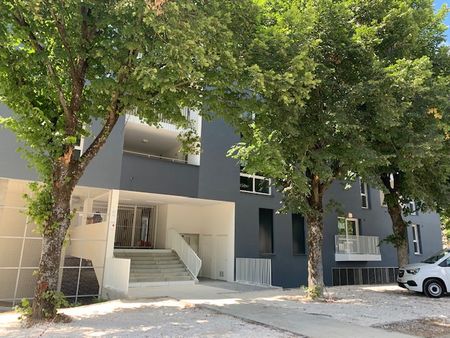 Location Appartement 3 pièces 60m² - Photo 3