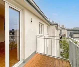 Helle 2-Zimmer-Dachgeschoßwohnung mit Balkon nahe Schönbrunn - Photo 2