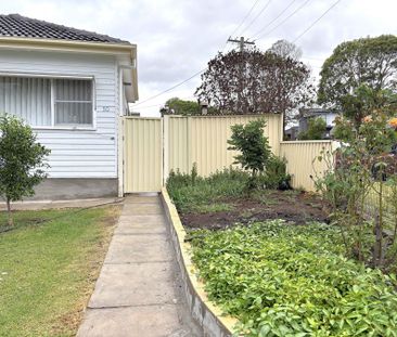 50 Elizabeth Crescent - Photo 2