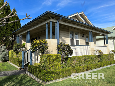 77 Lockyer Street, Adamstown - Photo 2