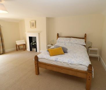 2 bedroom semi-detached house to rent - Photo 3