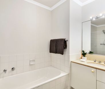 4/2 Munro Street, McMahons Point NSW 2060 - Apartment For Rent | Do... - Photo 4