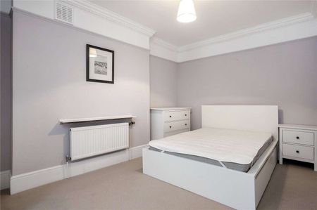 A delightful one bedroom apartment overlooking Claremont Square - Photo 5