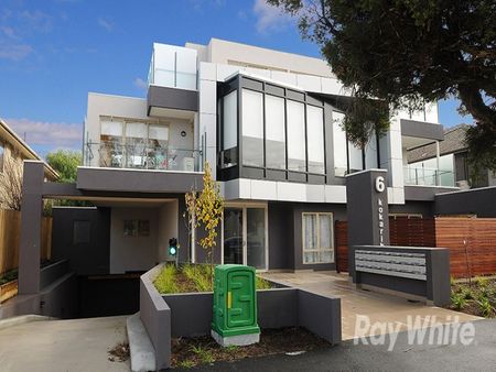 102/6 Kokaribb Road, Carnegie - Photo 2