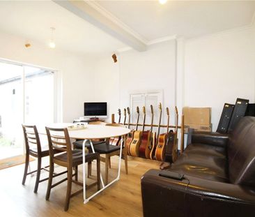 Aldershot Road, Guildford, GU2 8AJ - Photo 1