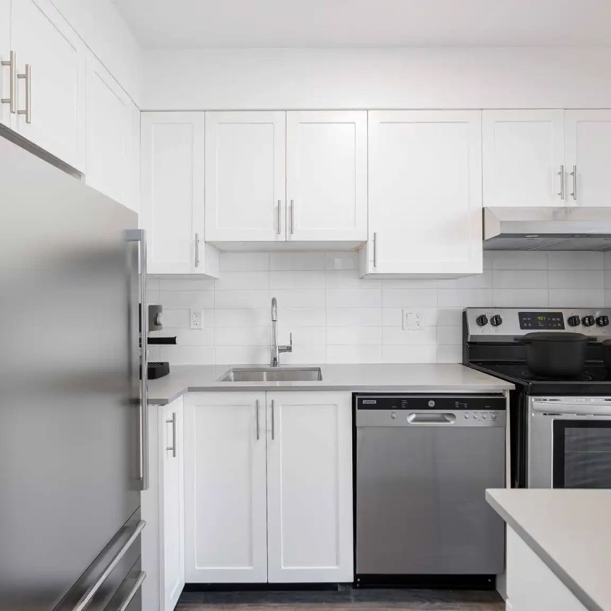 Hendry House — 2 Bedroom - Photo 1