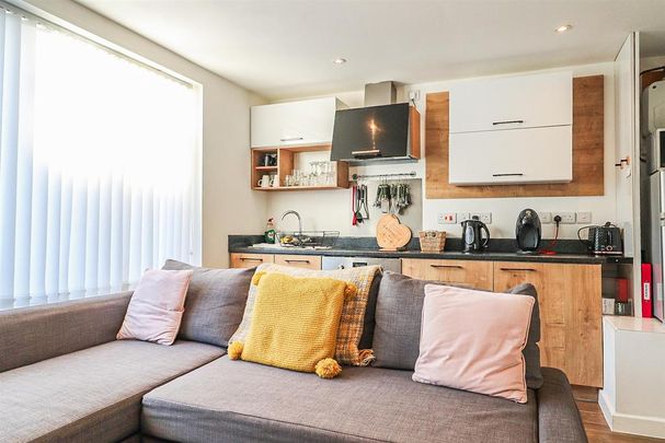1 bedroom flat to rent - Photo 1