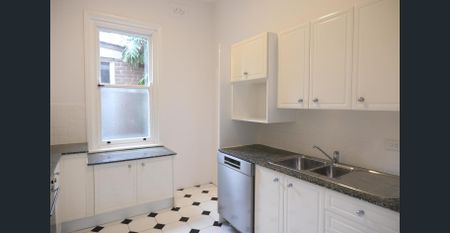 Federation Charm in the Cultural Heart of Marrickville - Photo 2