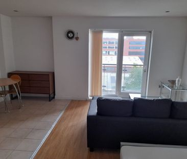 1 Bed Flat, Salford, M5 - Photo 1