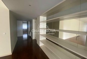 Apartamento T5 em Porto