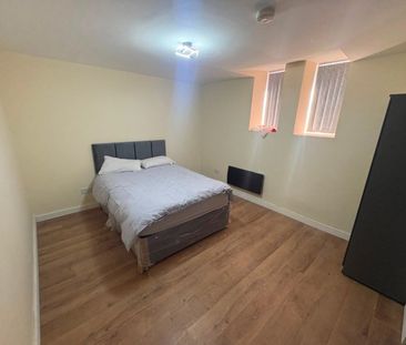 1 bed 512 - To Let - Photo 4