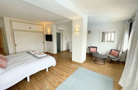 Luxury Villa for rent in Estepona, Andalusia - Photo 4