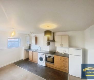 Wickham House, Colchester - Photo 1