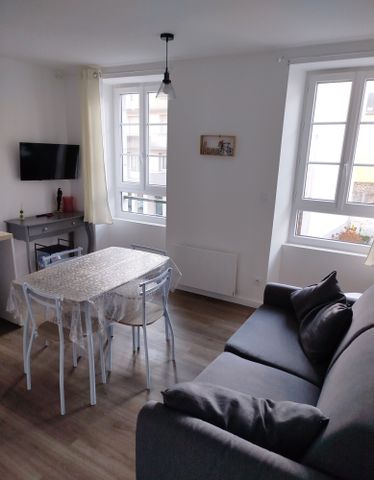 Location Appartement 2 pièces 30m² BAGNERES DE BIGORRE 65200 - Photo 2