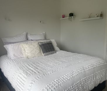 Nottingley Road, Frimley - Photo 1