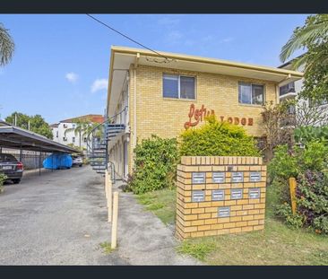4/10 Monaco St, Surfers Paradise, Qld 4217 - Photo 2