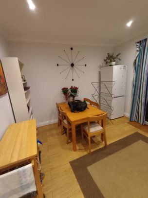 Room in a Shared House, Kingsway, SW14 - Photo 1