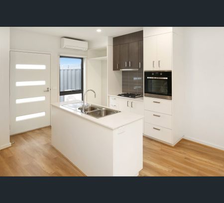 30 England St, Werribee, Vic 3030 - Photo 3