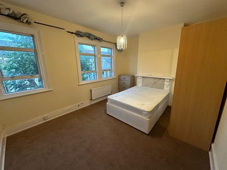 1 bedroom in a house share to rent - Photo 4