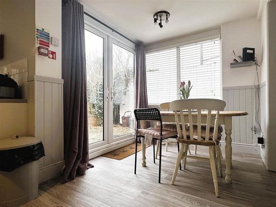 5 bedroom house to rent - Photo 1