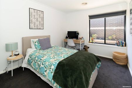 SPACIOUS TOWNHOUSE IN A PEACEFUL LOCATION - Photo 2