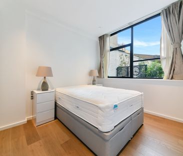 1 Bed Flat, Long Street, E2 - Photo 3