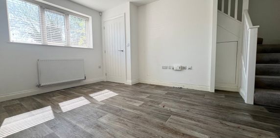 2 bedroom terraced house to rent - Photo 2