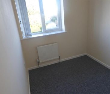 3 bedroom end of terrace house to rent - Photo 5