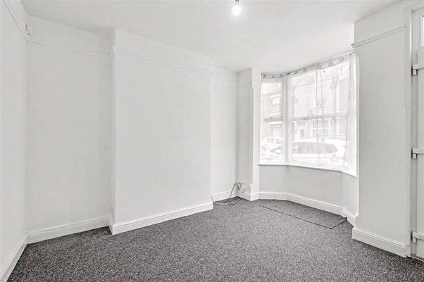 Windermere Road, Nottingham, NG7 - Photo 1