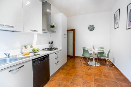 Cozy single room with window in Milan - Photo 3