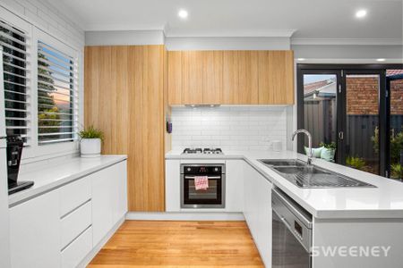 Elegant contemporary living in Altona Bay! - Photo 5