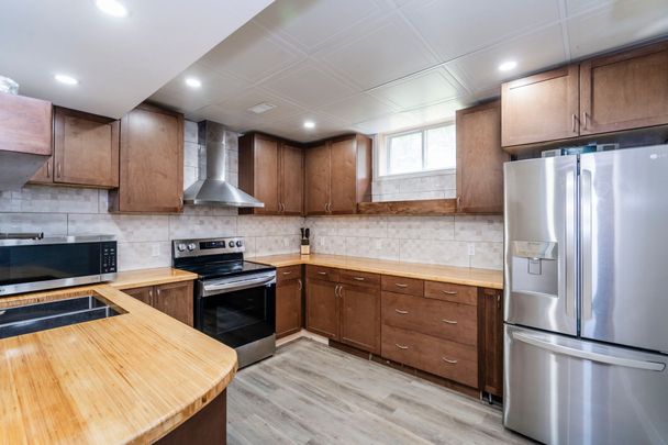 For Lease - 5 Hallen Drive Unit# Lower Unit, Penetanguishene, Ontario - Photo 1