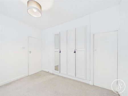 Sandringham Drive, Leeds, LS17 - Photo 5