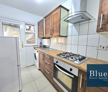 4 bedroom semi-detached house to rent - Photo 5