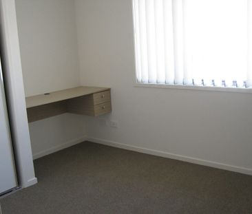 3 BEDROOMS! NEAR NORTH LAKES! - Photo 2