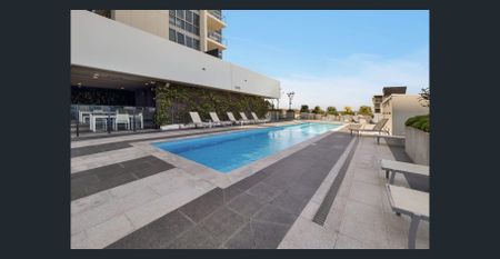 Stylish unfurnished 2-Bedroom Apartment with Resort-Style Amenities in the Heart of Woolloongabba - Photo 3