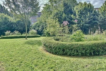 Rez de Chaussée avec jardin - 3 chambres / double parking interne - Foto 5