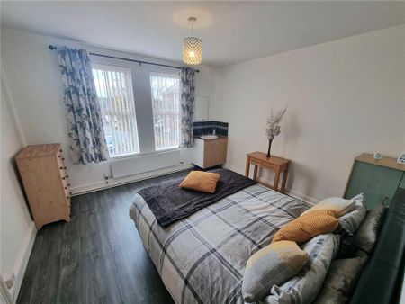 1 bedroom in a house share to rent - Photo 3