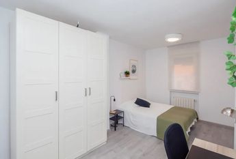 Avinguda del Port, Valencia, Valencian Community 46023