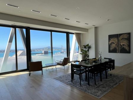 Spectacular Sub-penthouse with Striking views! - Photo 5
