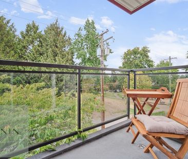 659 East 8th Avenue apartment — Vancouver, BC (2-Bedroom) - 2 Bedroom - Photo 2