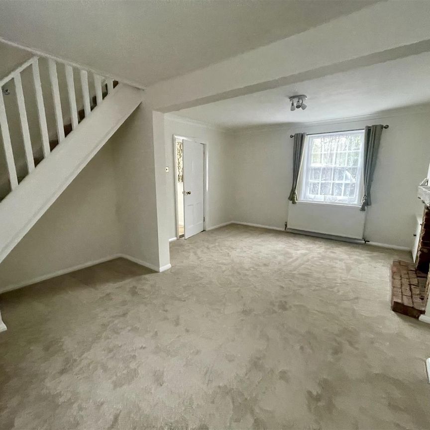 Hall Place Cottages, Harbledown - Photo 1