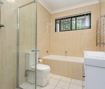 Spacious 3-Bedroom Apartment with Double Parking in Prime Willoughb... - Photo 1