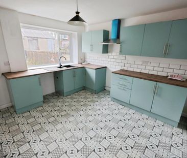 2 bedroom terraced house to rent - Photo 2