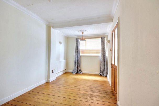 3 bedroom semi-detached house to rent - Photo 1