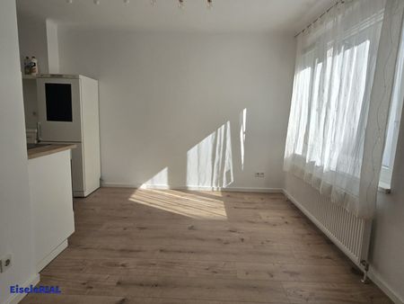 SINGLE-Loft in absoluter Innenhof-RUHELAGE!! - Photo 2