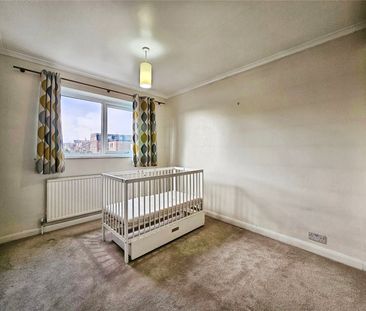 Budebury Road, Staines-upon-Thames, Surrey, TW18 2AX - Photo 6