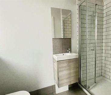 Monument Green, Weybridge, Surrey, KT13 8QT - Photo 2