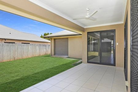 Quality Home - Fully Airconditioned - Tiled Garage - Access to Backyard - Photo 4